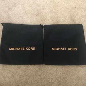 2 Michael Kors pouches